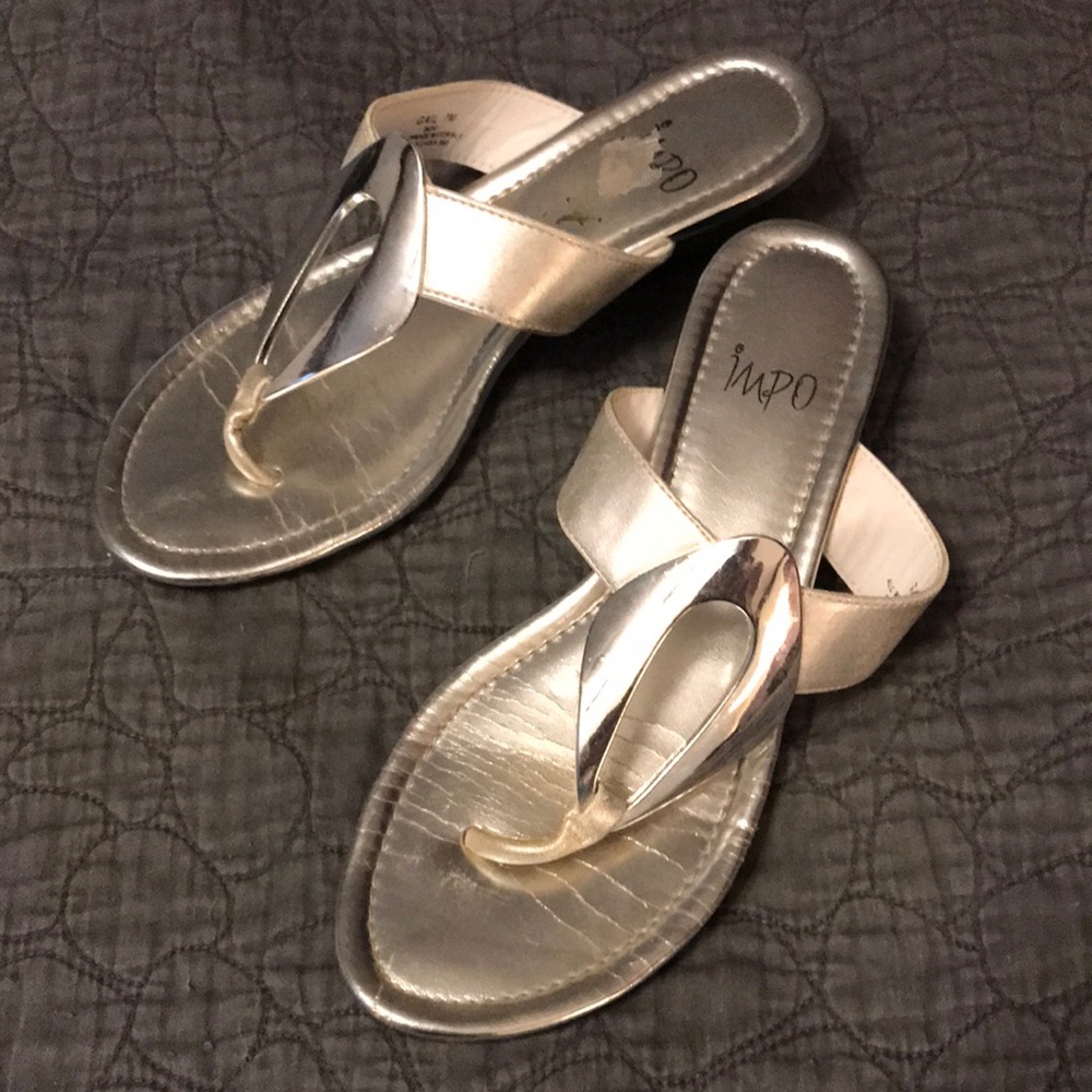 Impo Gail Silver 2” Wedge Thongs 7M
